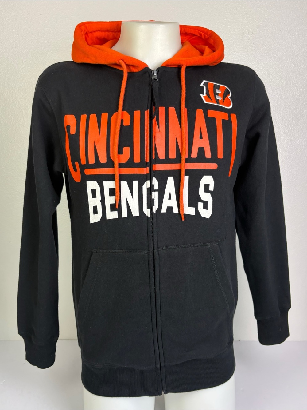 Cincinnati Bengals G-||I NFL Full Zip Hoodie
Men's Small Black Orange Football
